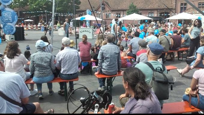 بعد فشل "التجربة الاشتراكية الفعلية" في الاتحاد السوفياتي سابقا وأوروبا الشرقية، والارتكاس عن المكاسب الاجتماعية ل"الدي...